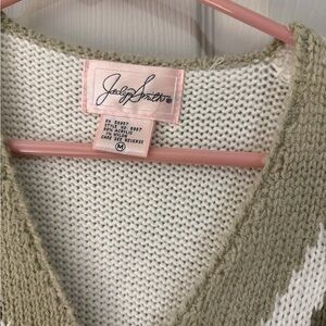 Jaclyn Smith V-Neck Sweater in Cream and Tan